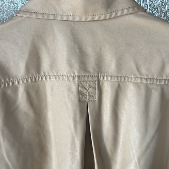 Saylor
Remi Faux Leather Top in size Med EUC - Picture 10 of 13